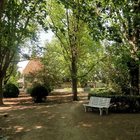 B&B Le Domaine De Fraissinet 3*