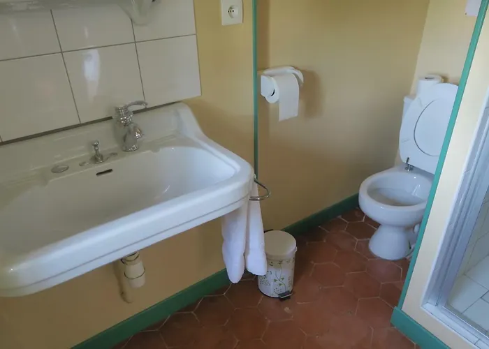 Le Domaine De Fraissinet Nocleg ze śniadaniem Ouveillan